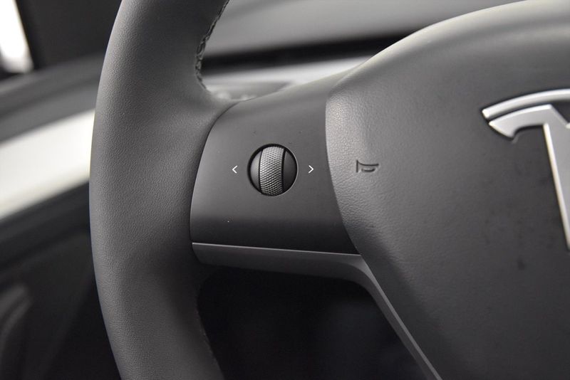 Tesla Model Y bild 10