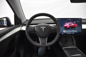 Tesla Model Y bild 2