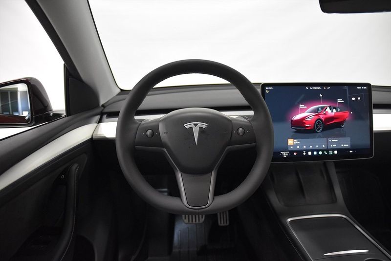 Tesla Model Y bild 2