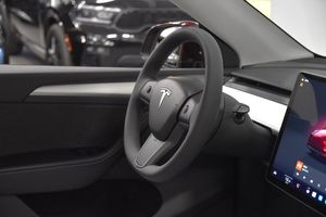 Tesla Model Y bild 9