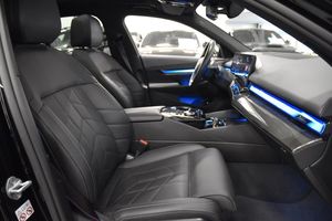 BMW i5 bild 12