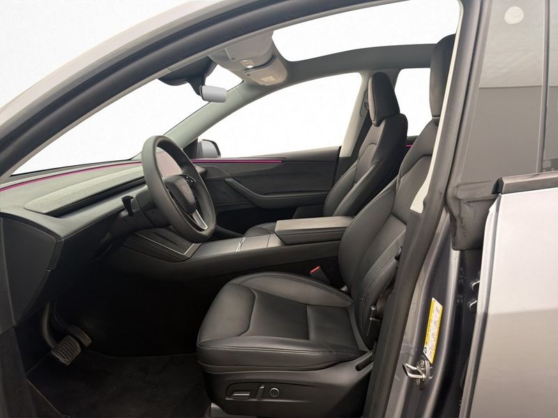 Tesla Model Y bild 10