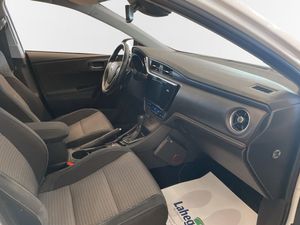 Toyota Auris bild 7