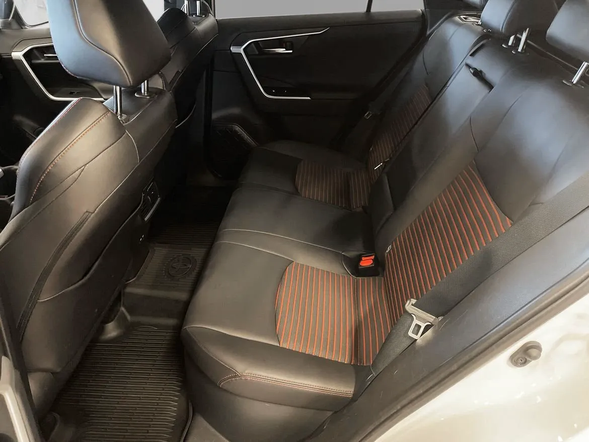 Toyota RAV4 bild 8