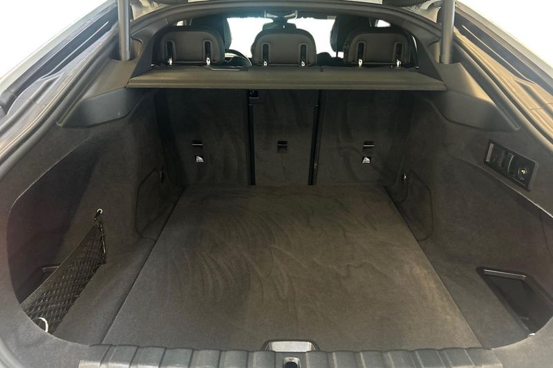 BMW i4 bild 11