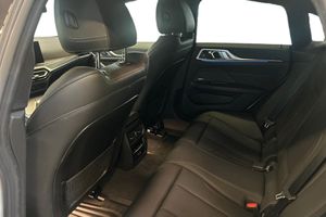 BMW i4 bild 12