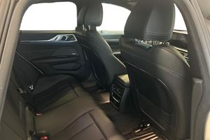 BMW i4 bild 17
