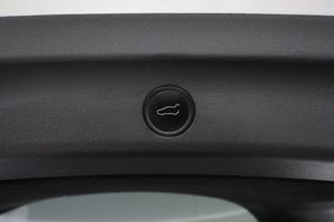 Tesla Model Y bild 24