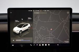 Tesla Model Y bild 17