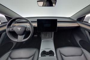 Tesla Model Y bild 13