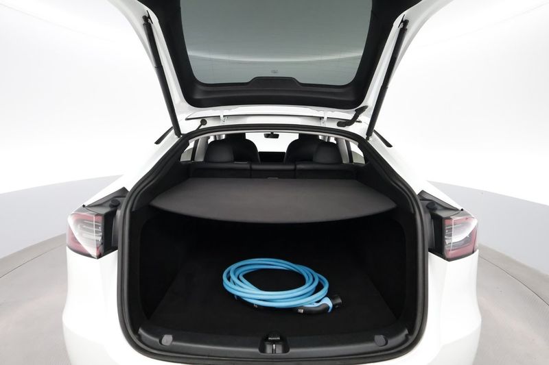 Tesla Model Y bild 23