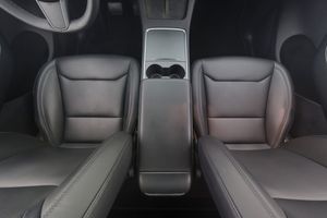 Tesla Model Y bild 14