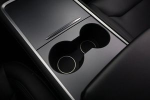 Tesla Model Y bild 23