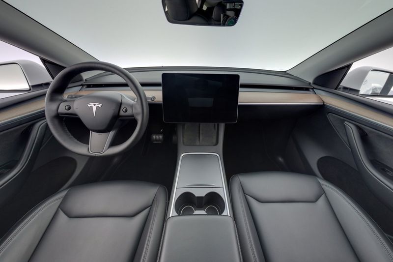 Tesla Model Y bild 13