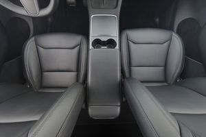 Tesla Model Y bild 14