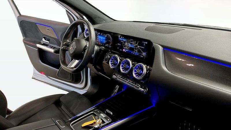 Mercedes GLA250 bild 12
