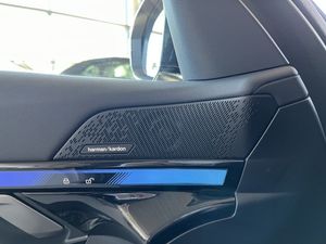 BMW 530 bild 8