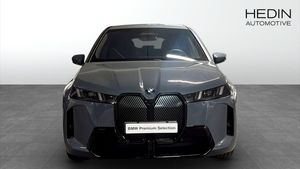 BMW iX bild 8