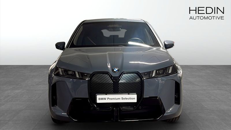 BMW iX bild 8