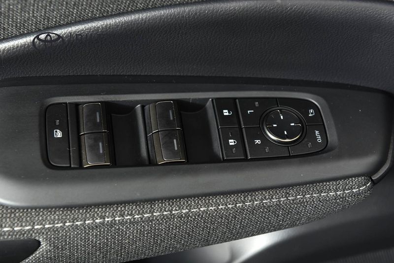 Lexus LBX bild 12