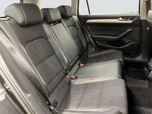 Volkswagen Passat bild 15