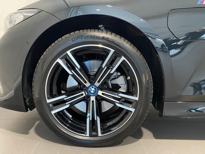 BMW 330 bild 3