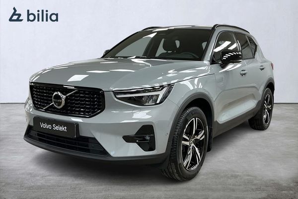 Volvo XC40 B3 FWD Bensin Plus Dark Drag 360 Förarstödspkt - 2025