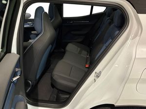 Volvo EX30 bild 7