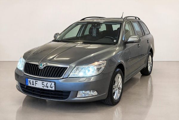 Skoda Octavia Kombi 1.6 TDI Elegance Euro 5 - 2013