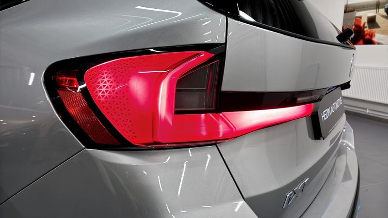 BMW iX1 bild 12