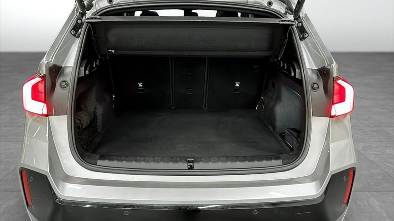 BMW iX1 bild 10