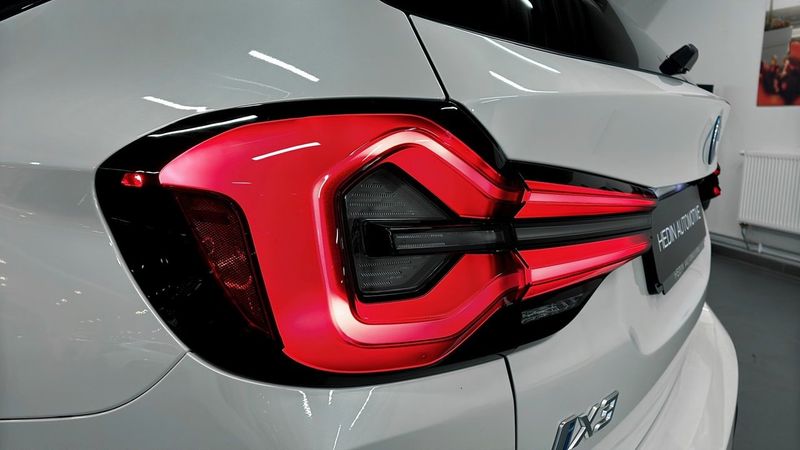 BMW iX3 bild 12