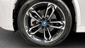 BMW iX1 bild 9