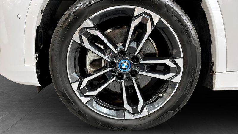 BMW iX1 bild 9