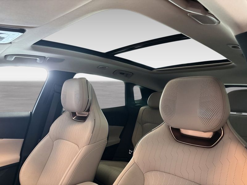 Lynk & Co 08 bild 19