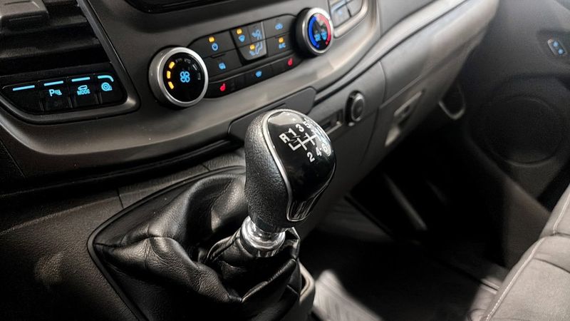 Ford Custom bild 17