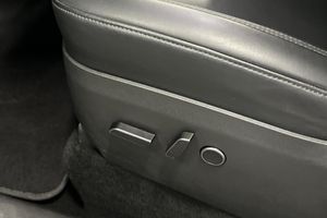 Tesla Model Y bild 17