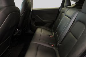 Tesla Model Y bild 9