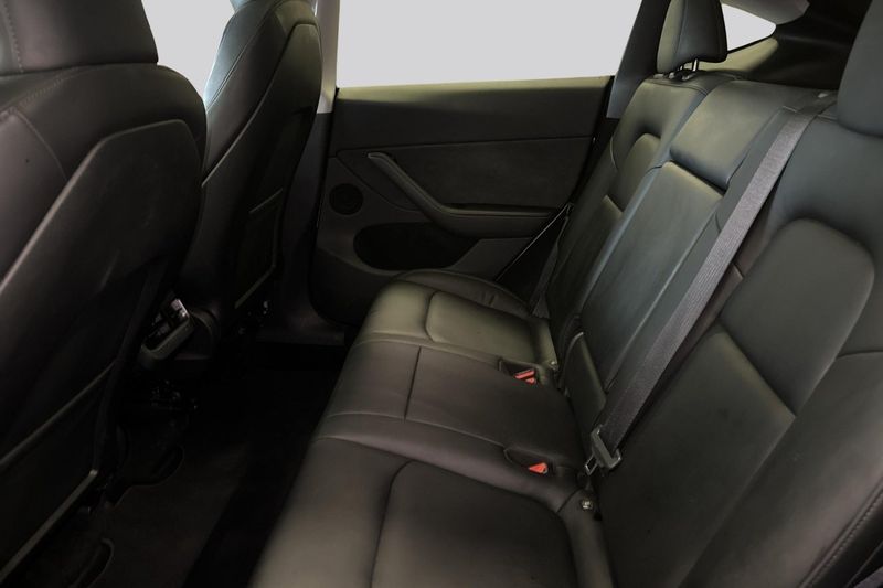 Tesla Model Y bild 9