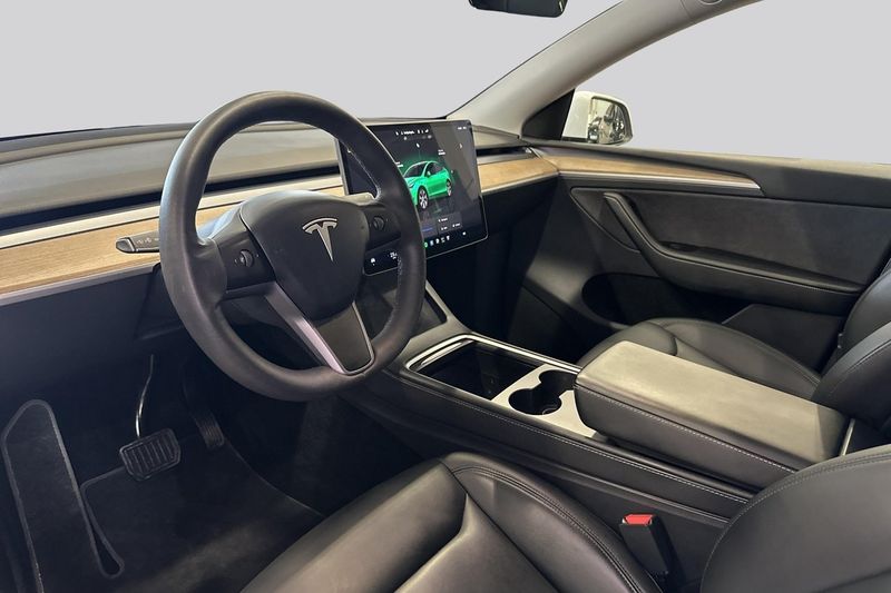Tesla Model Y bild 7