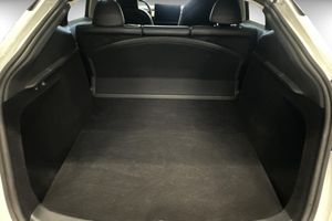 Tesla Model Y bild 14