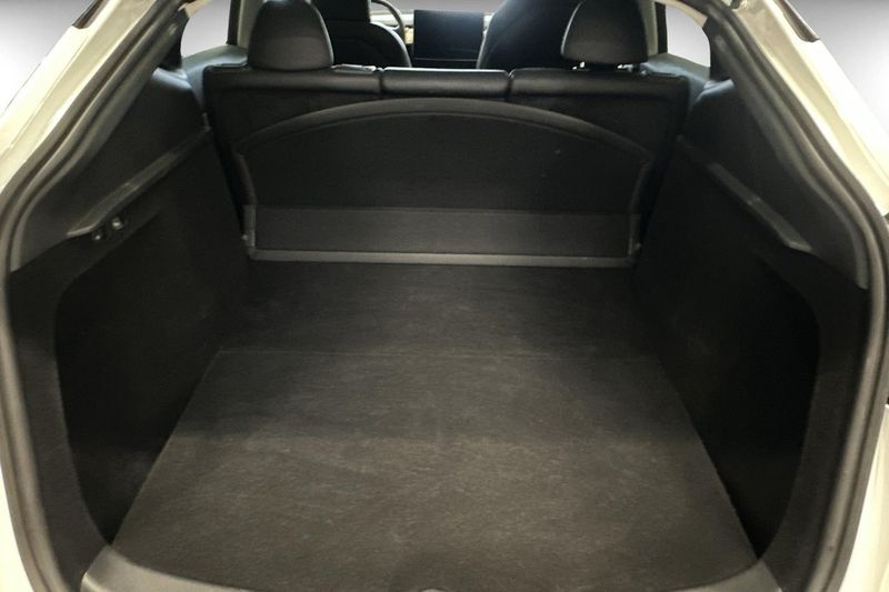 Tesla Model Y bild 14