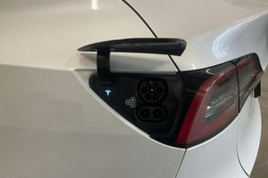Tesla Model Y bild 19