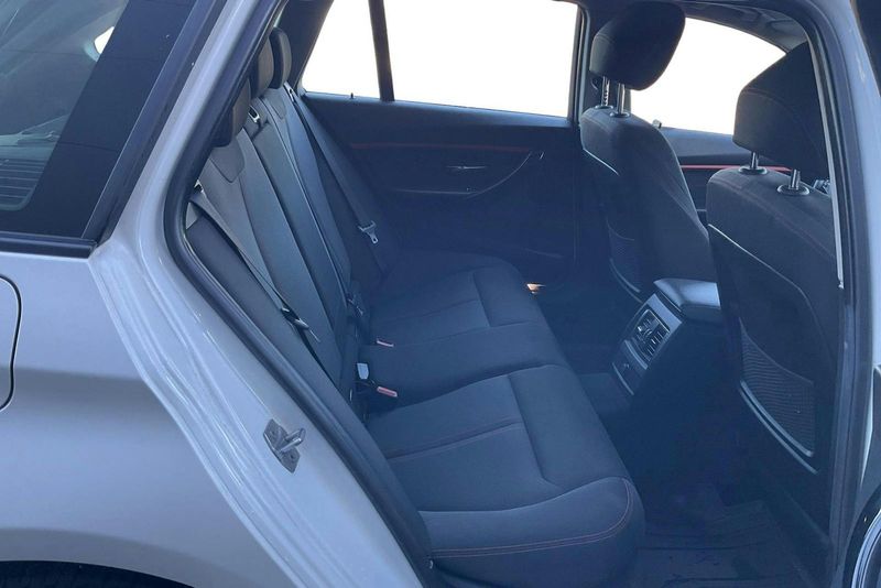 BMW 320 bild 8