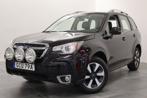 Subaru Forester 2.0 4WD XS 1Ägare / Drag / V-Hjul / NyServ / B-Kamera - 2019