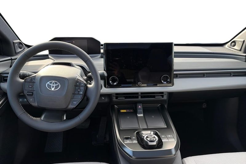 Toyota C-HR+ bild 9
