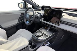 Toyota C-HR+ bild 7