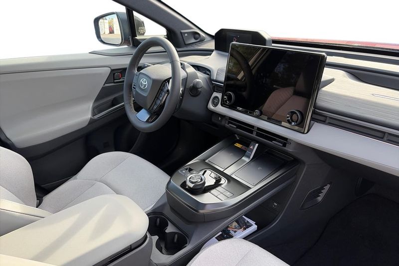Toyota C-HR+ bild 7