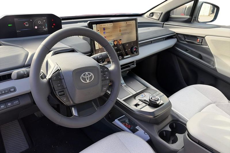Toyota C-HR+ bild 12