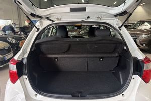 Toyota Yaris bild 10